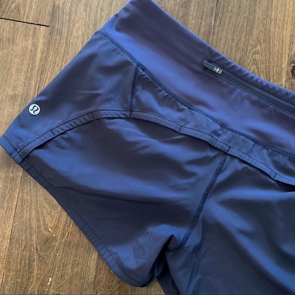 Lululemon shorts size 6 - Picture 2 of 2